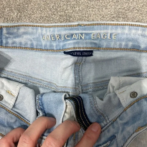 American Eagle Super High Rise Shortie, light wash - Picture 3 of 5